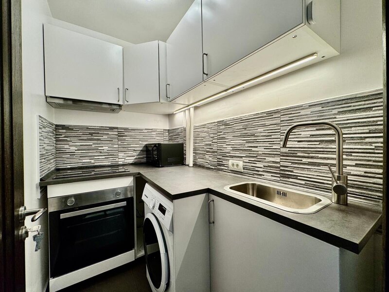 Bucurestii Noi, inchiriere garsoniera, mobilata si utilata modern.